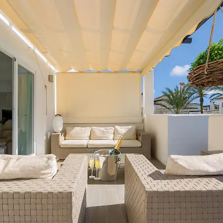 Luxury Penthouse Walk To Banus 公寓