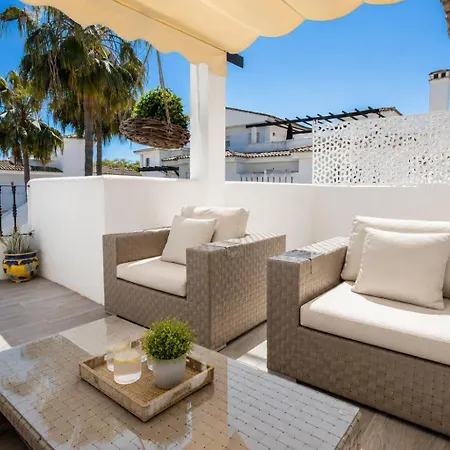 Luxury Penthouse Walk To Banus شقة ماربيا