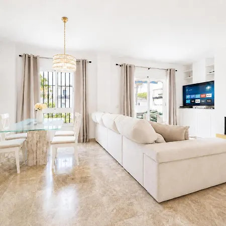 Luxury Penthouse Walk To Banus ماربيا