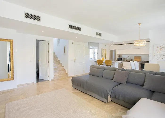 Luxury Penthouse Walk To Banus * Marbella