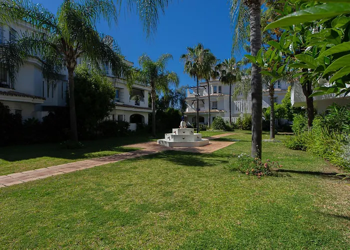 Luxury Penthouse Walk To Banus *