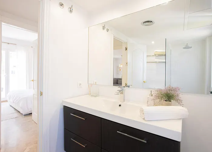 Luxury Penthouse Walk To Banus Daire