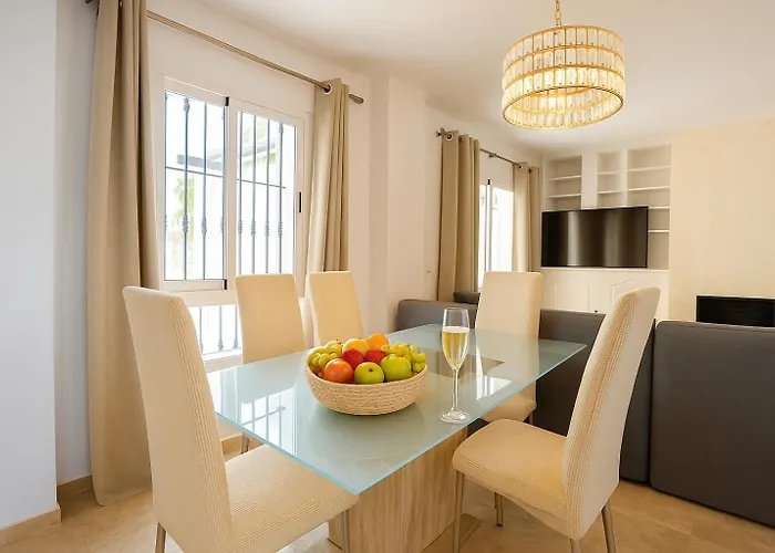 Daire Luxury Penthouse Walk To Banus *