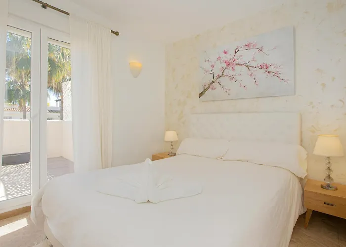 Luxury Penthouse Walk To Banus Apartment