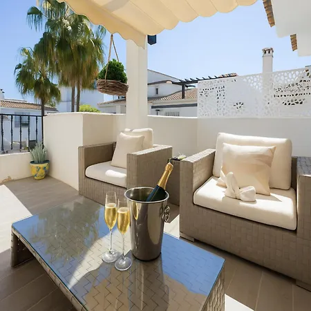 Luxury Penthouse Walk To Banus * 马尔韦利亚