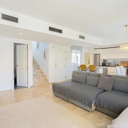 Luxury Penthouse Walk To Banus * Marbella